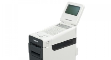 How the Brother TD-2000 2.0inch Label Wristband & Receipt Desk-top Printer is used for Natasha law for compliant food labelling for fast-food chain produce accurate labelling to maintain compliance and improve efficiency including food safety